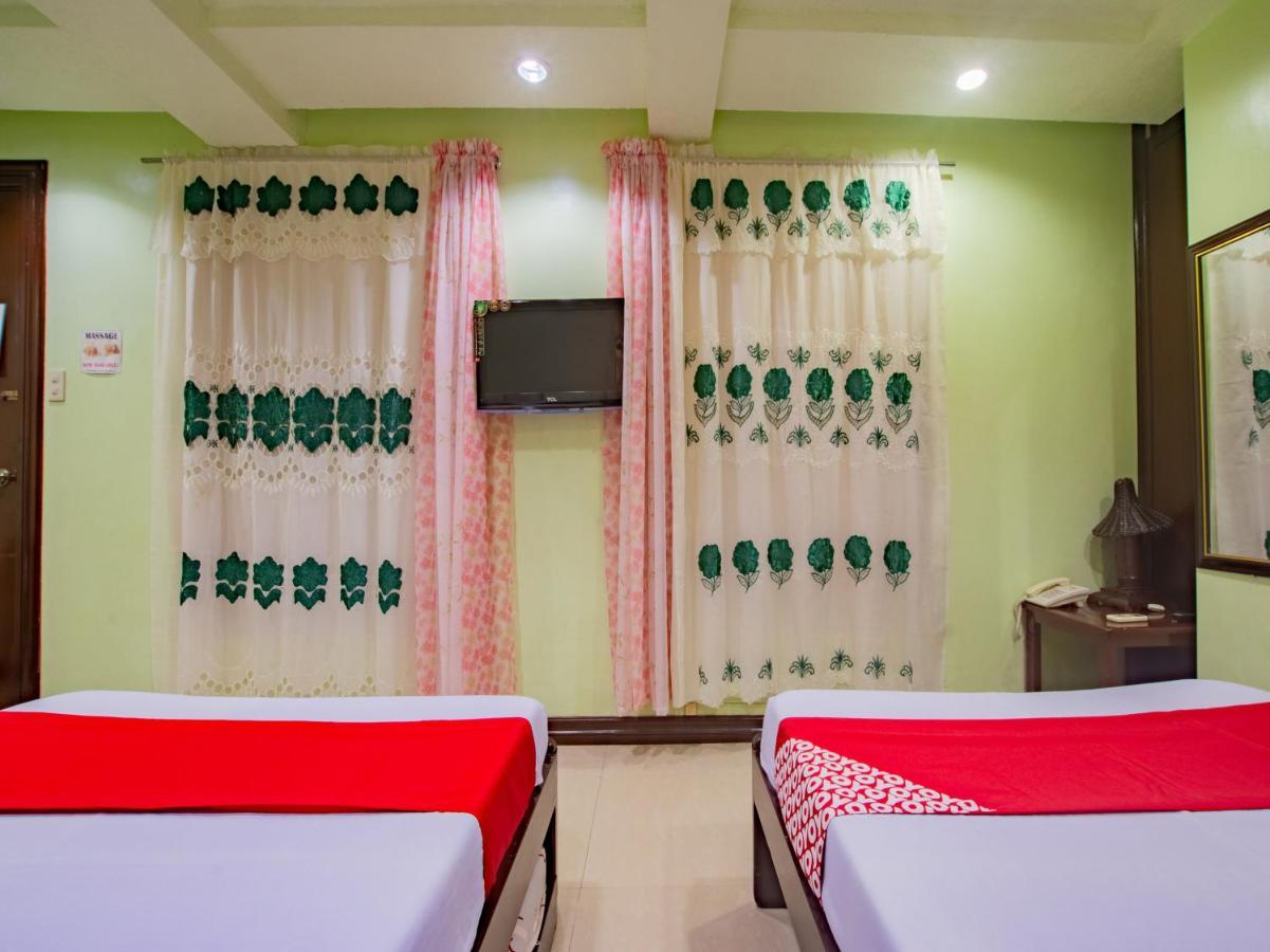 Oyo 573 Voyagers Palace Puerto Princesa Esterno foto
