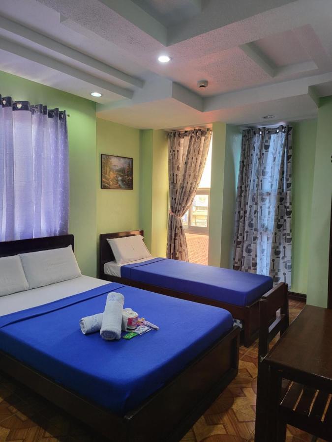 Oyo 573 Voyagers Palace Puerto Princesa Esterno foto