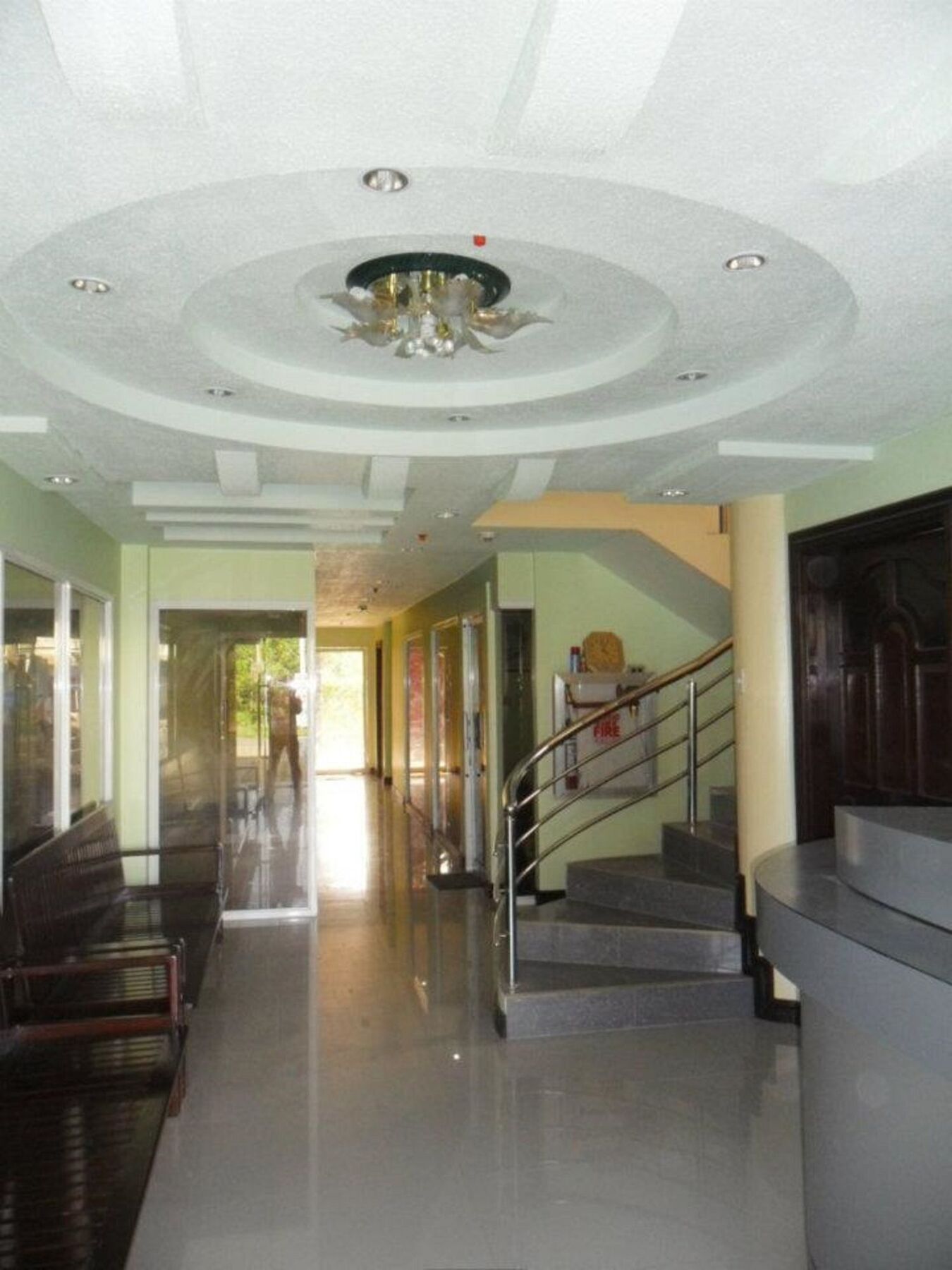 Oyo 573 Voyagers Palace Puerto Princesa Esterno foto